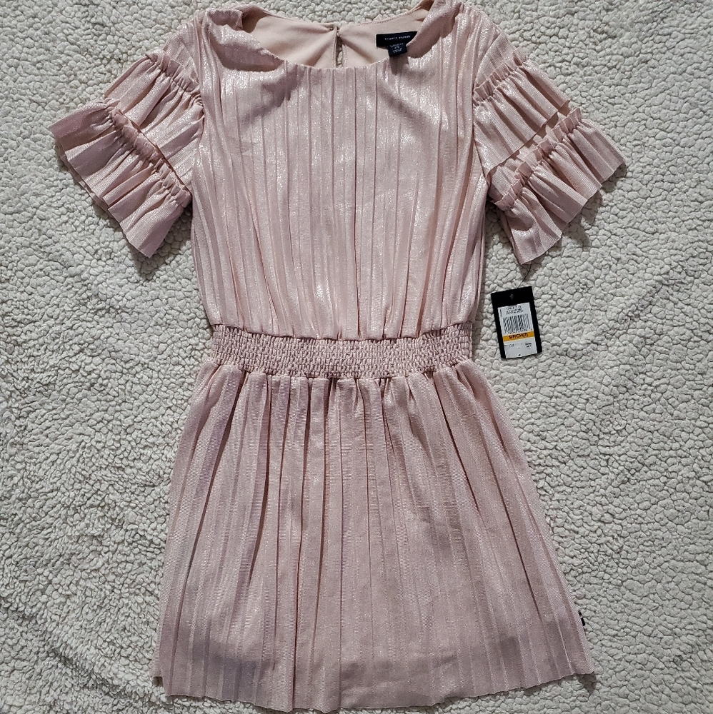 Nwt. Pink metallic dress